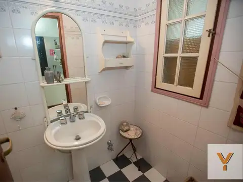 Casa 11 ambientes con 10 baños