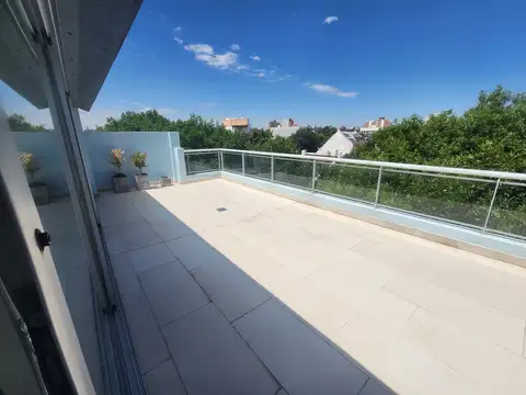 Departamento en Alquiler con 1 cocheras