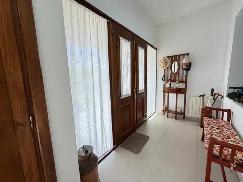 Casa 6 ambientes con 3 baños