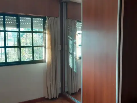 EN VENTA CASA 4 DOR. B°PALERMO COSTANERA C/PILETA