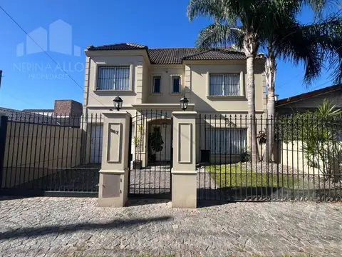 Venta Casa 5 Amb  en Castelar Norte