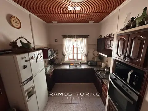 Venta Casa 5 amb con quincho y jardín en Claypole
