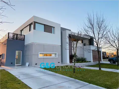 RESIDENCIA EXCLUSIVA