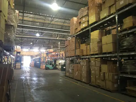 Excelente establecimiento industrial de 10769 m2 cubiertos.