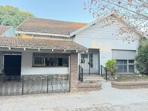Adrogue casa en VENTA 3 dorm cochera jardin  plaza Brown