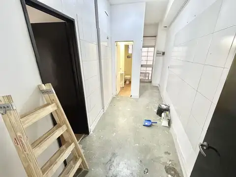 LOCAL  CON PATIO - SALGUERO Y CORDOBA - 39 M2