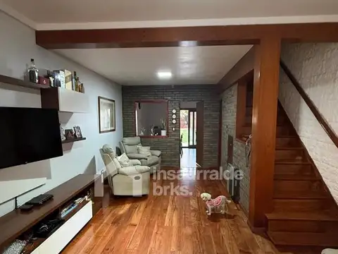 Casa 5 ambientes con 5 baños
