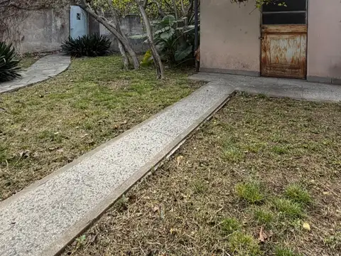 Ph en lanusita, único por sus metros descubiertos.