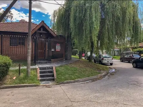 ALQUILER EXCELENTE CASA 4 AMBIENTES