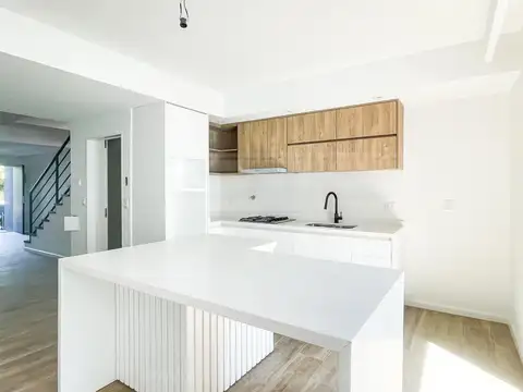 Casa 5 ambientes con 3 baños