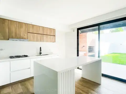 Casa en Venta en Olivos Maipu/Uzal, USD 420.000