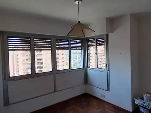 Marcelo T. De Alvear 300