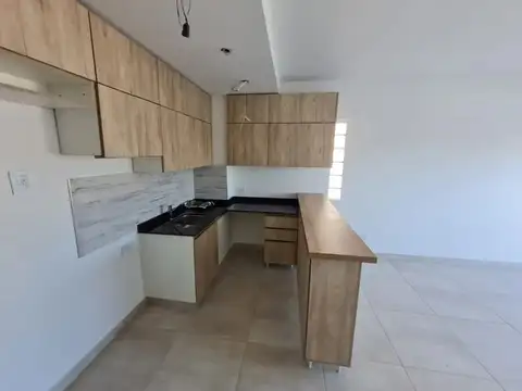 Departamento en Alquiler en Monte Castro, $ 900.000