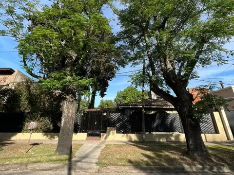 Calle 489 e/ Centenario y 14 100
