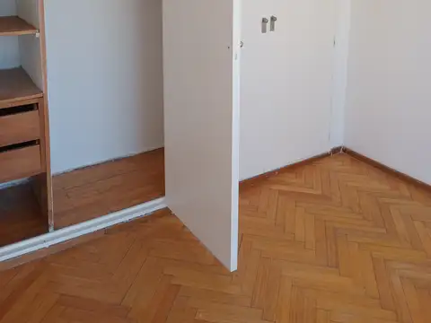 Departamento en Alquiler en Flores de 3 Amb al frente con Balcón Terraza.