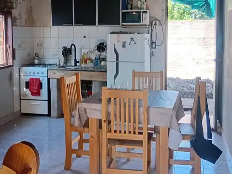 Casa 3 ambientes con 1 baño