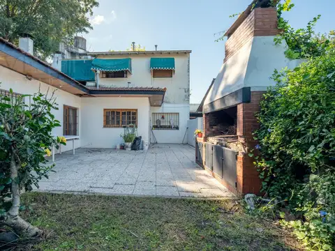 Depto Tipo Casa en Venta con 2 cocheras