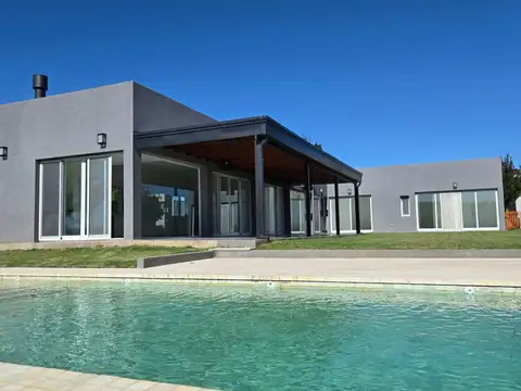 Casa en venta en Muelles Puertos, Escobar con financiación