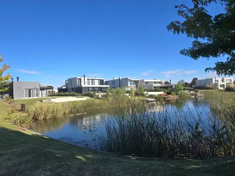 Casa en venta en Muelles Puertos, Escobar con financiación