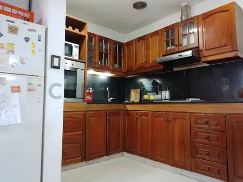VENTA CASA 5/6 AMBIENTES PILETA-PARRILLA ZONA RESIDENCIAL