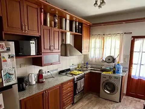 SE VENDE CASA - 3 DORM.- COLINAS DE VELEZ S.