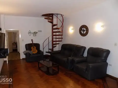 Casa en Venta con 2 cocheras