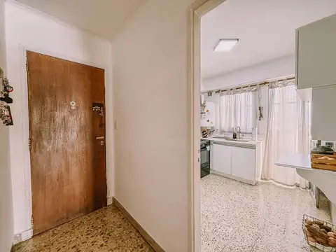 Avenida Hipolito Yrigoyen 4700