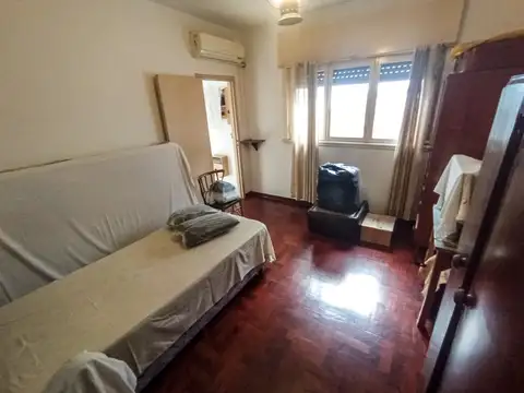 CASA + LOCALES + DEPARTAMENETO EN IMPORTANTE CENTRO COMERCIAL