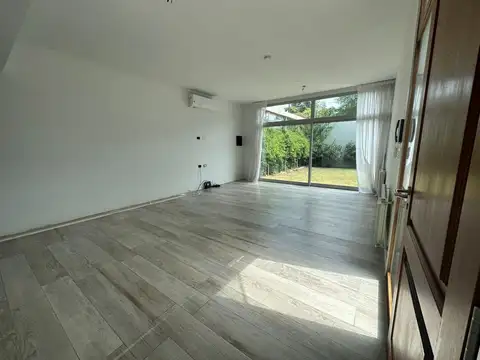 Calle 503 e/ 8 y 9 1300