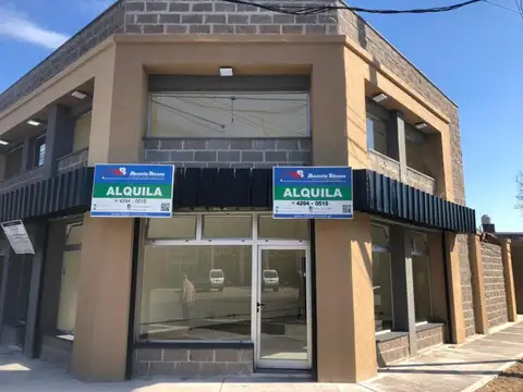 Excelente local sobre Av. San Martin  