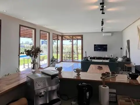 José Hernández 6400