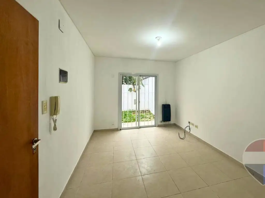 Calle 10 e/64 y 65 1500