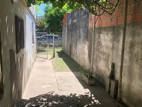 OPORTUNIDAD INVERSIÓN, casa a reciclar en Granadero Baigorria