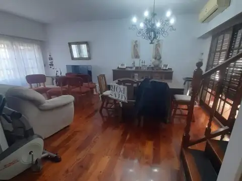 Casa 4 ambientes con 3 baños