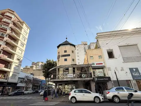 8 y 47, Galería Forum (Primer piso)