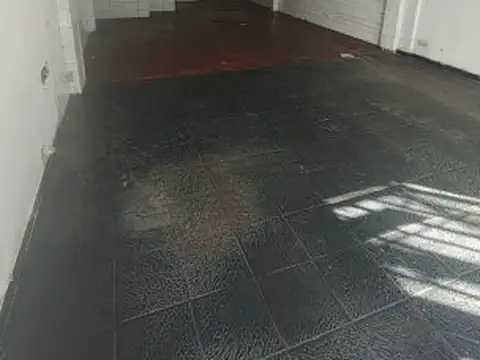 Local en Alquiler en Floresta, $ 920.000