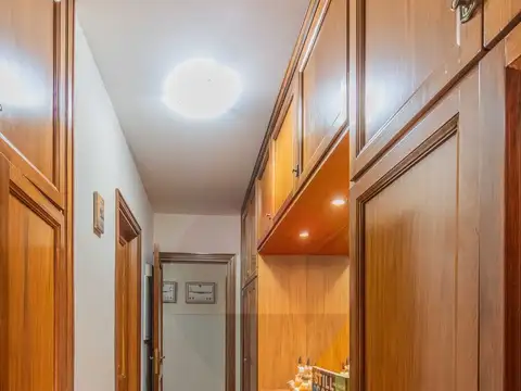 Departamento 8 ambientes con 3 baños