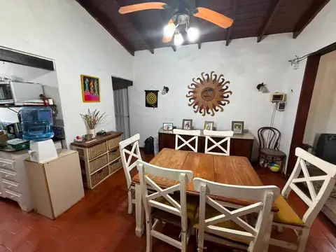 Casa 5 ambientes con 2 baños