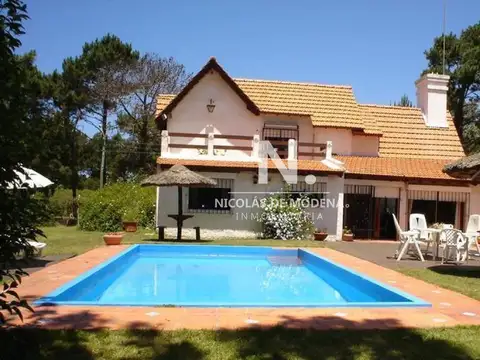 Casa 3 dormitorios parrillero y cocina