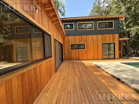 Casa 4 ambientes con 2 baños
