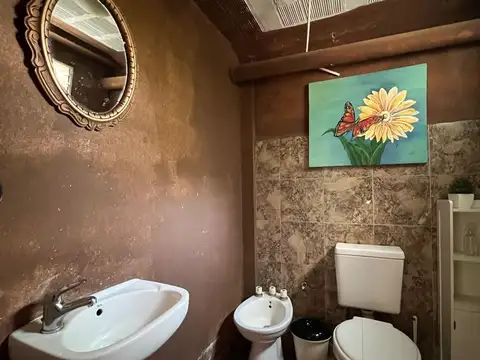 Casa 2 ambientes con 2 baños