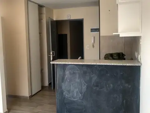 ALQUILER MONOAMBIENTE CON BALCÓN ATERRAZADO CONTRAFRENTE  