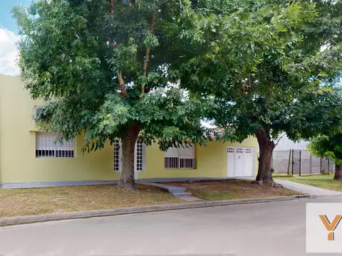 Casa 7 ambientes con 2 baños