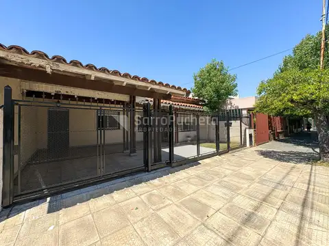 Venta Chalet Casa Lote Propio 3 ambientes con cochera para 2 autos y patio
