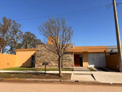 VENTA CASA A ESTRENAR PALMARES 3