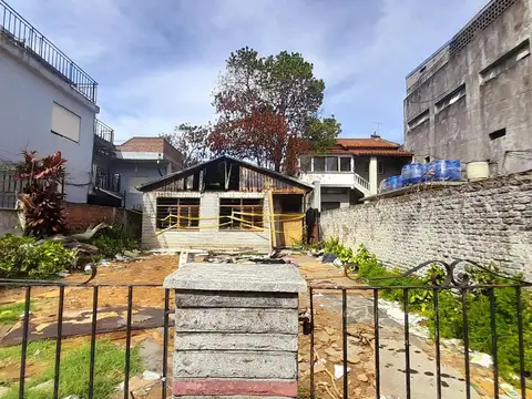 Av. Vélez Sársfield  al 5400