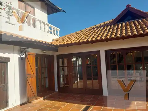 Casa en Venta - 4 Dormitorios 4 Baños - 950mts - Mar Del Plata