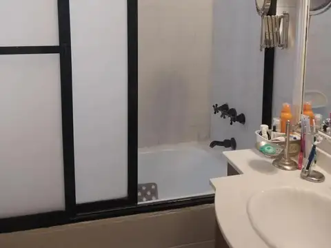Casa 5 ambientes con 4 baños