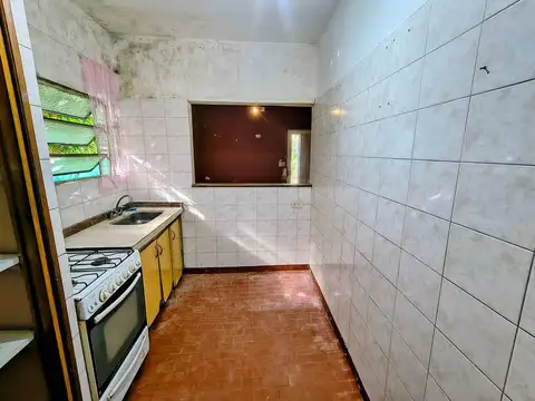 CASA VENTA LA REJA A REFACCIONAR (2 CASAS)