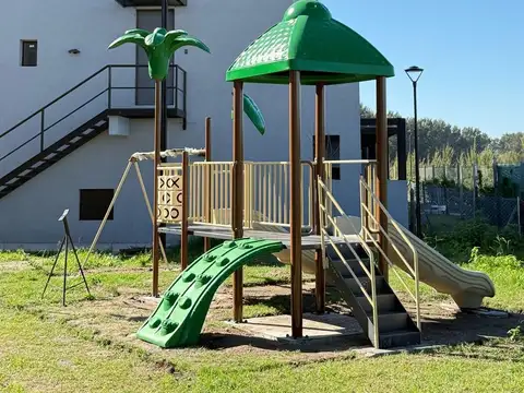 Av. de los Lagos  al 2100